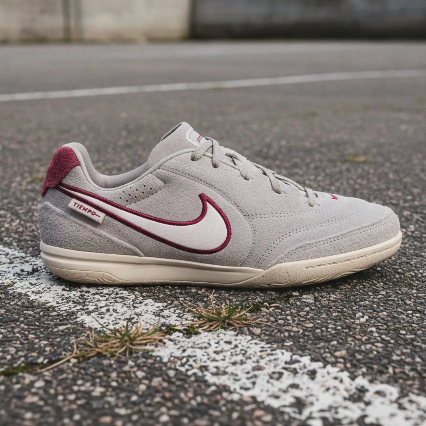 Nike Tiempo Streetgato Premium Straatvoetbalschoenen Kids Grijs Wit Bordeauxrood