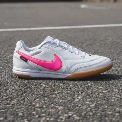 Nike Tiempo Streetgato Premium Straatvoetbalschoenen Wit Felroze Zwart