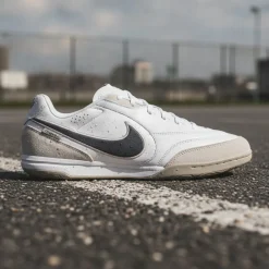 Nike Tiempo Streetgato Straatvoetbalschoenen Wit Beige Zwart