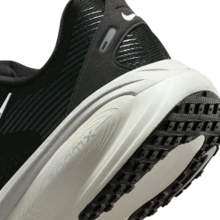 Nike Vomero 18 Hardloopschoenen Zwart Wit