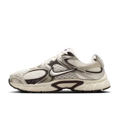 Nike V5 RNR Sneakers Gebroken Wit Zwart Zilvergrijs