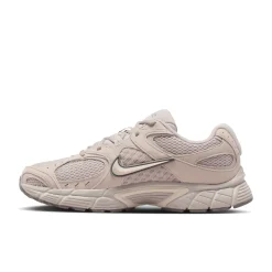 Nike V5 RNR Sneakers Lichtbruin Grijs Zilvergrijs