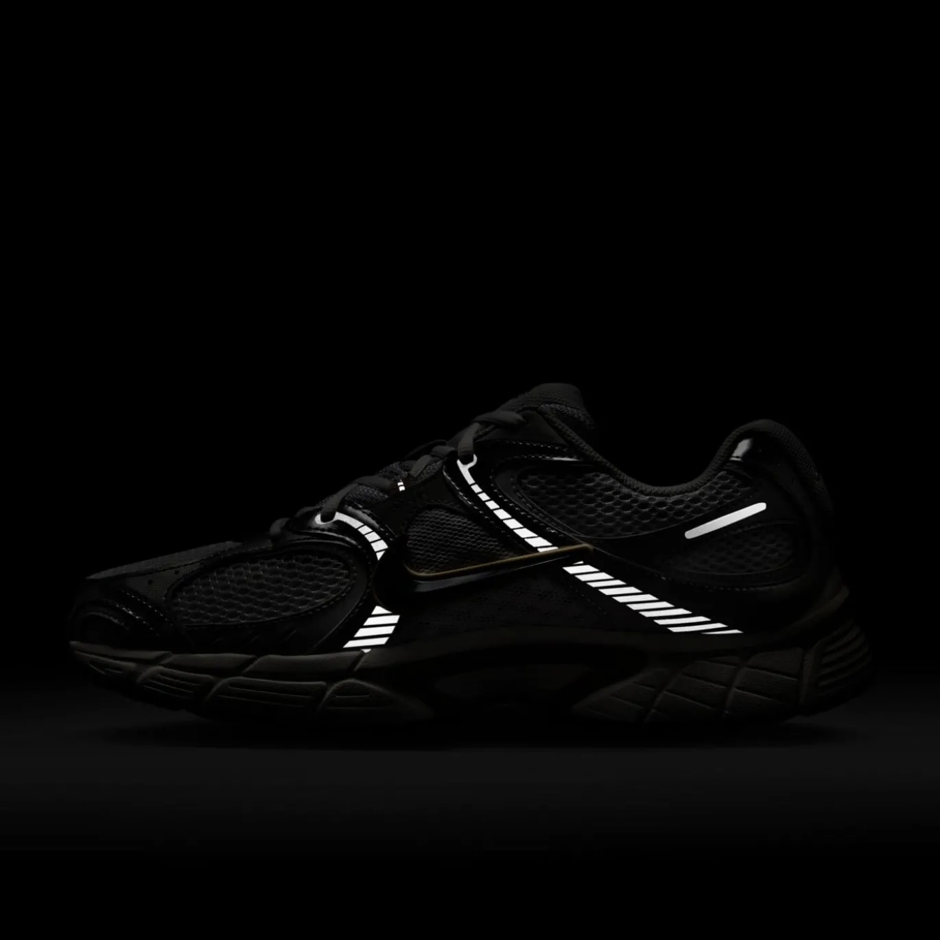 Nike V5 RNR Sneakers Wit Grijs Beige