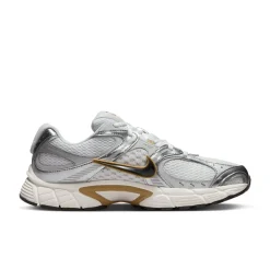 Nike V5 RNR Sneakers Wit Grijs Beige