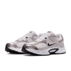 Nike V5 RNR Sneakers Wit Zilver Zwart