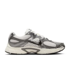 Nike V5 RNR Sneakers Wit Zilvergrijs Zwart