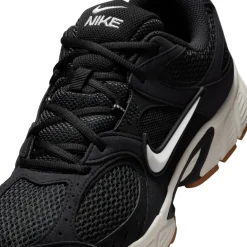 Nike V5 RNR Sneakers Zwart Wit Gum Medium Brown