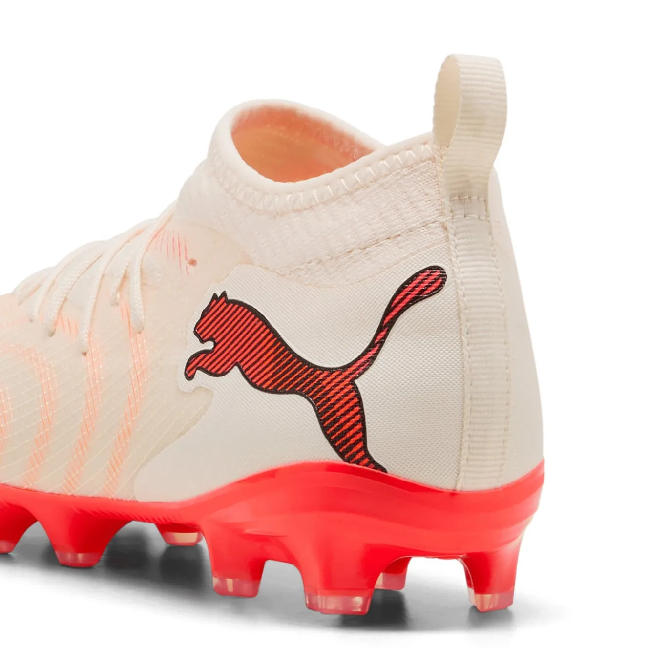 PUMA Future 9 Match Gras / Kunstgras Voetbalschoenen (MG) Kids Gebroken Wit Zwart Roze