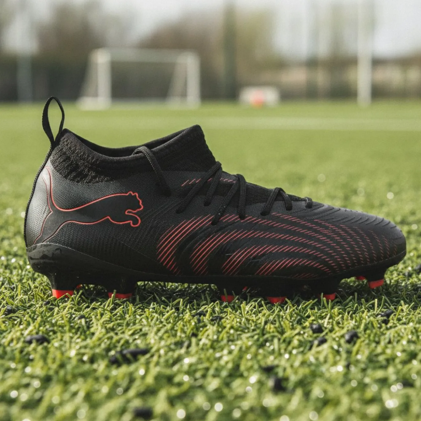 PUMA Future 9 Match Gras / Kunstgras Voetbalschoenen (MG) Kids Zwart Rood
