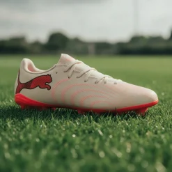 PUMA Future 9 Play Gras / Kunstgras Voetbalschoenen (MG) Gebroken Wit Zwart Roze
