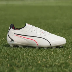 PUMA King 20 Ultimate Gras / Kunstgras Voetbalschoenen (MG) Gebroken Wit Zwart Rood