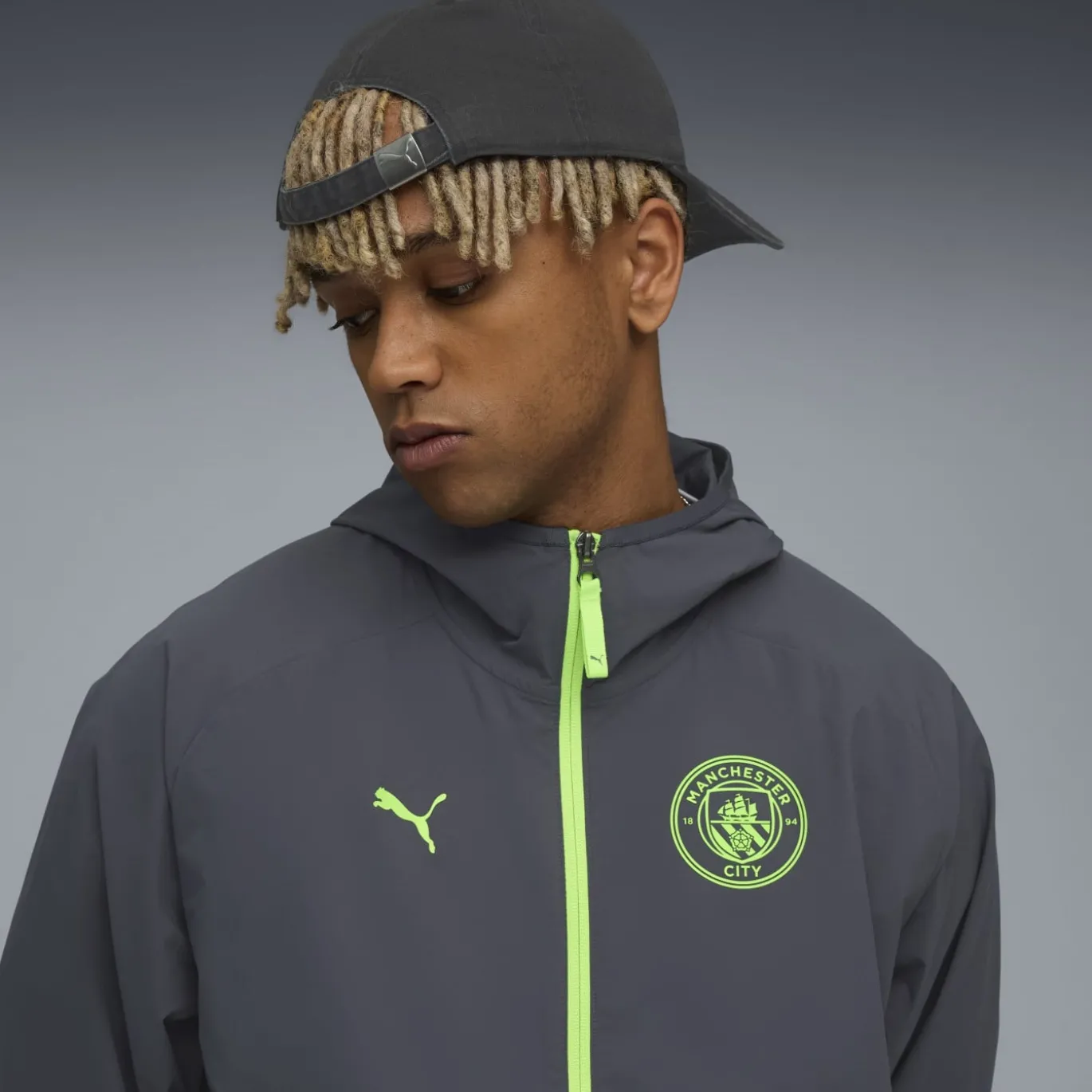 PUMA Manchester City Pumatech Woven Trainingspak 2025-2026 Grijs Groen