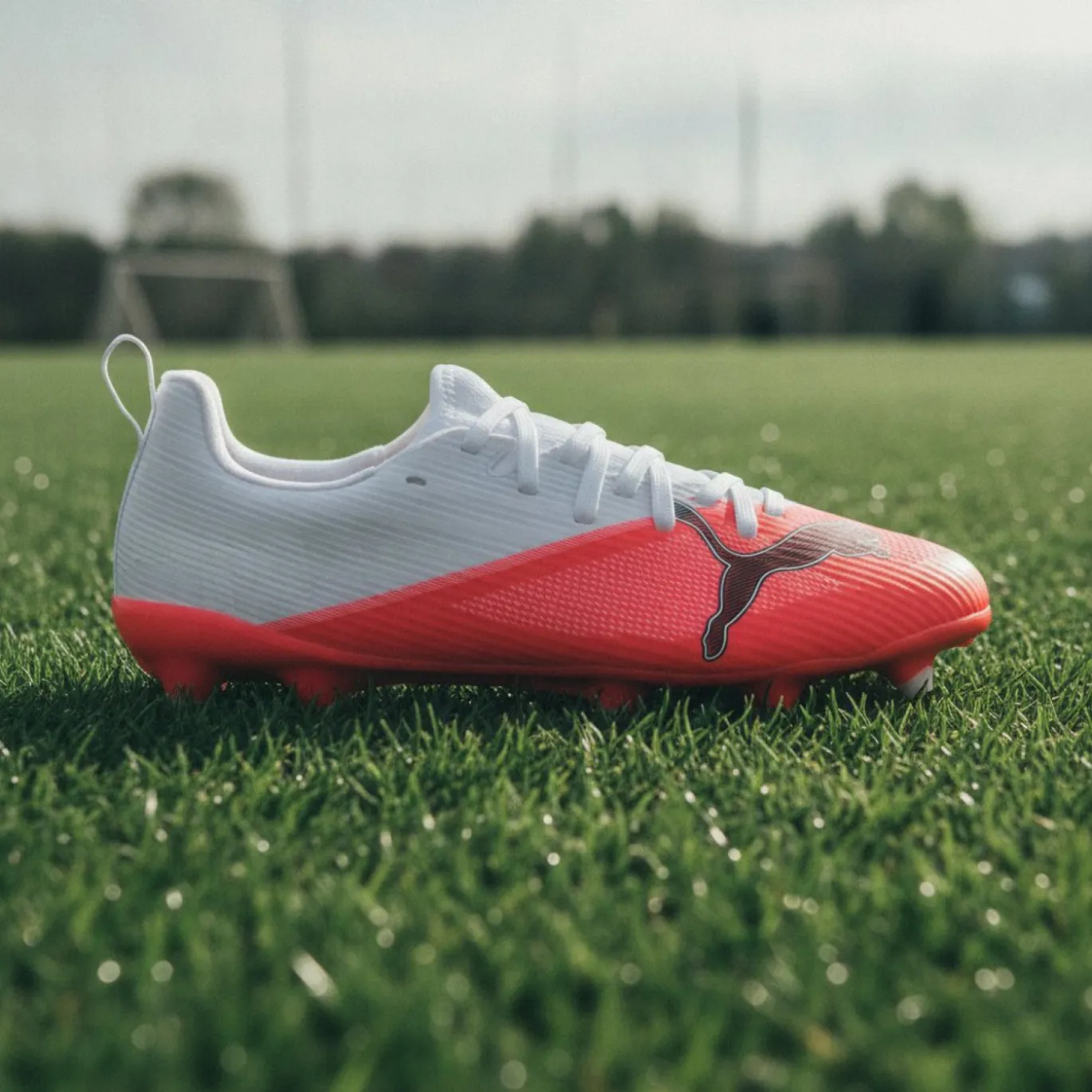 PUMA Ultra 7 Match Gras / Kunstgras Voetbalschoenen (MG) Kids Wit Felrood Zwart