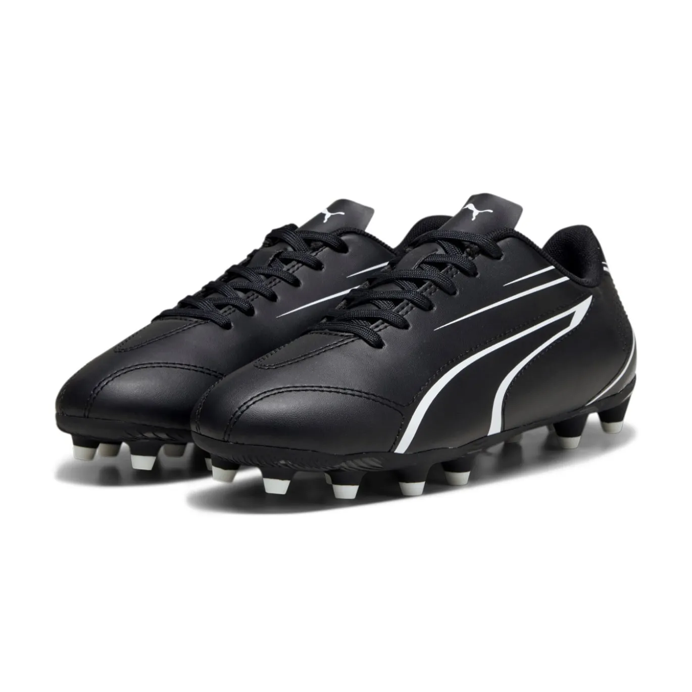 PUMA Vitoria Gras / Kunstgras Voetbalschoenen (MG) Kids Zwart Wit
