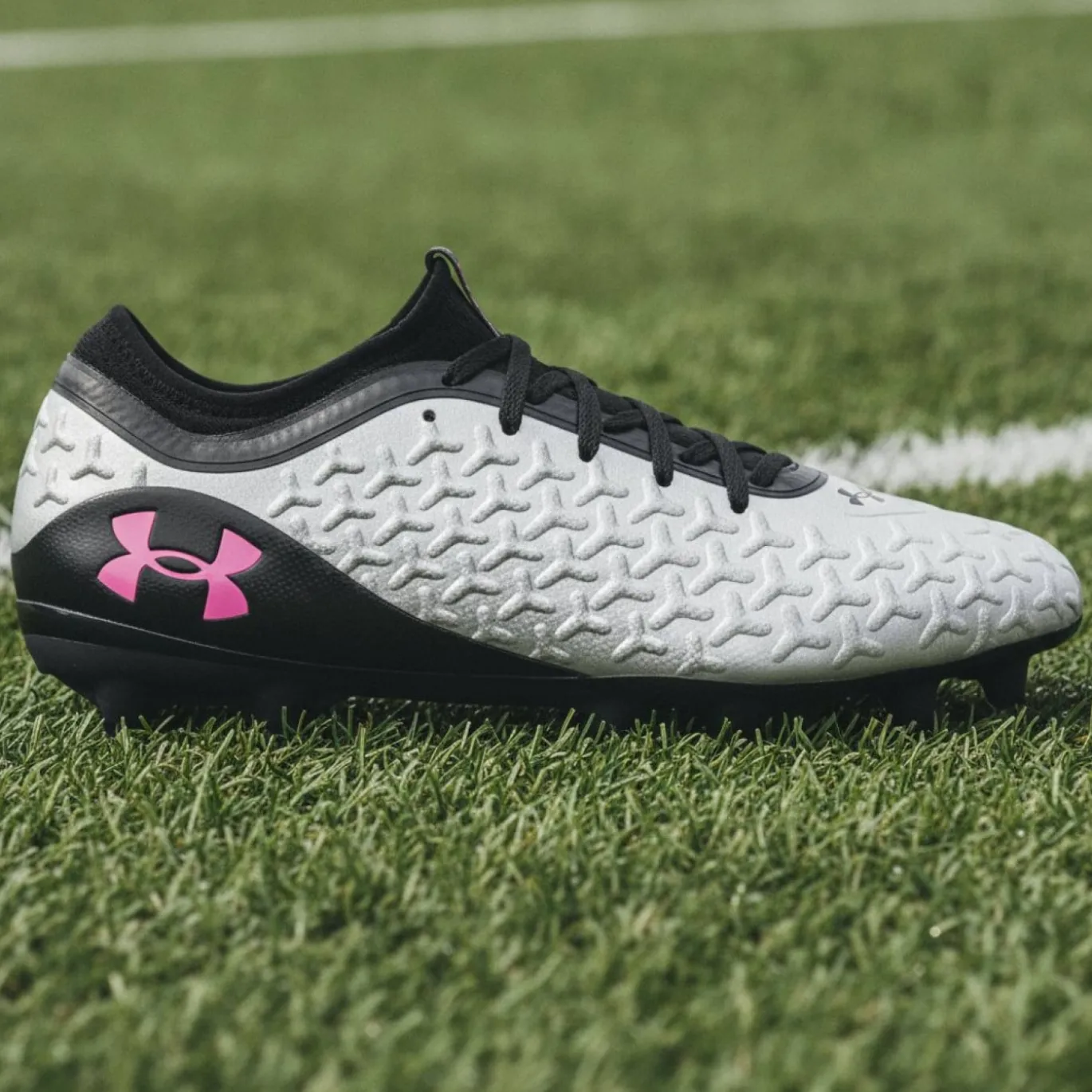 Under Armour Magnetico Select 6 Gras Voetbalschoenen (FG) Zwart Metallic Silver Felroze